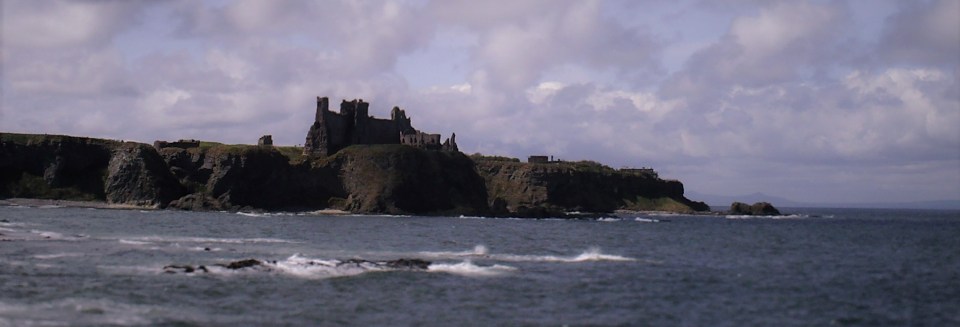Tantallon Castle from the shore